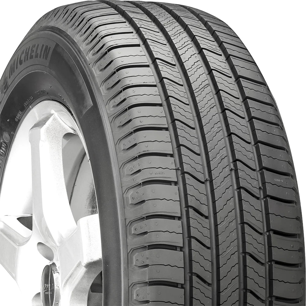 All Season 225/65R16 100H Passenger Tire X95878