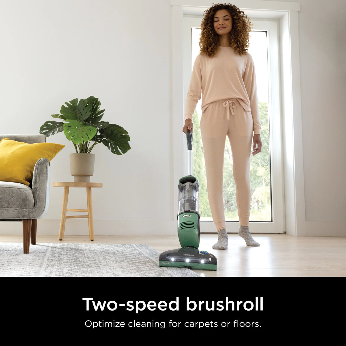 Cordless Vacuum with Charging Dock X559